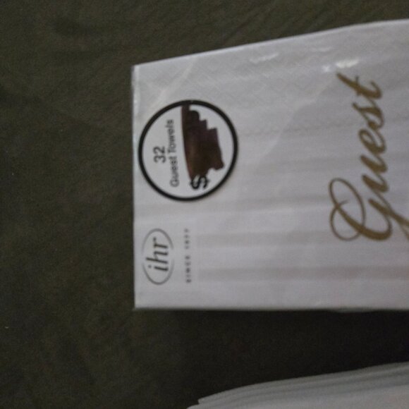 Bathroom Accessories - Picture 10 of 11